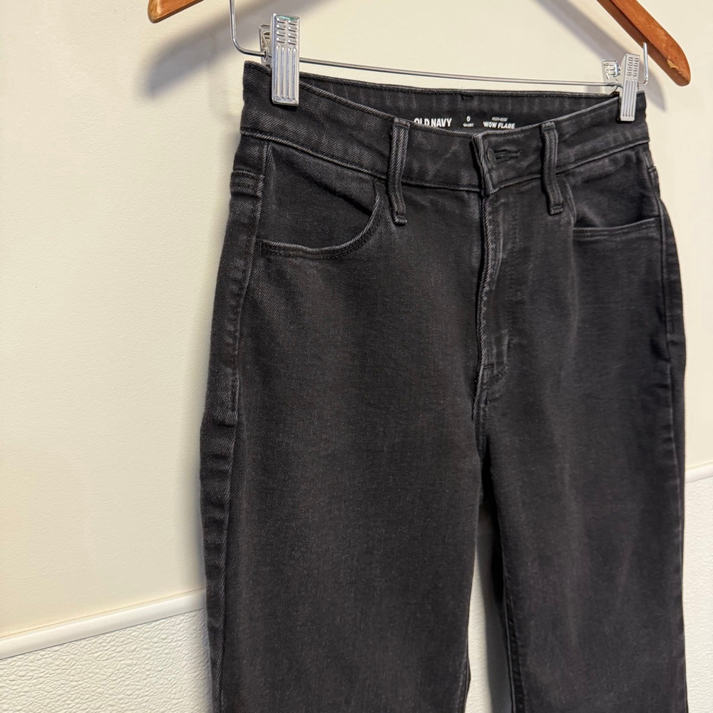 Women's Old Navy High-Rise Wow Flare Jeans in Black, Size 0 Short Bell Bottoms - Picture 14 of 16